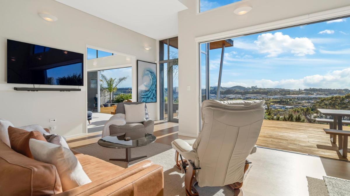 Tauriko Retreat - Tauranga Holiday Home - Housity