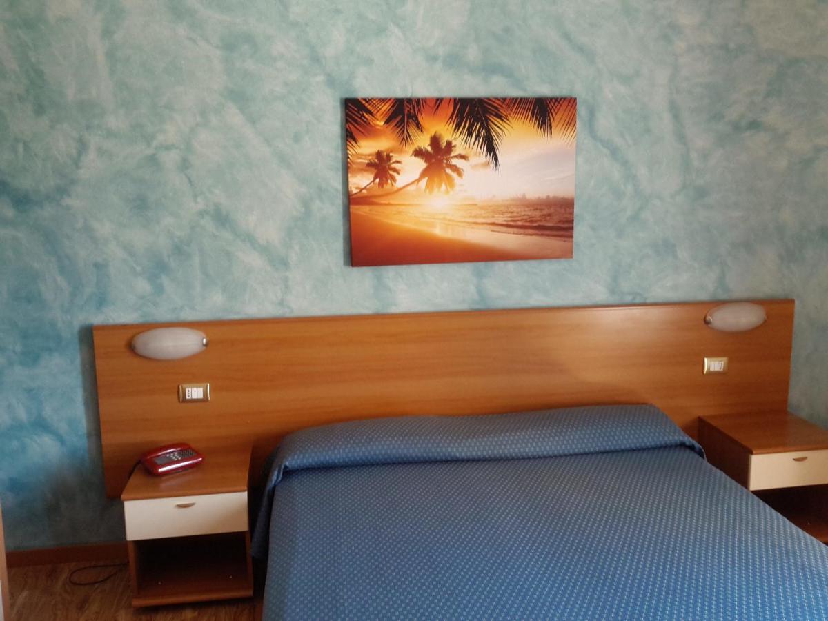 Hotel 2000 - Housity