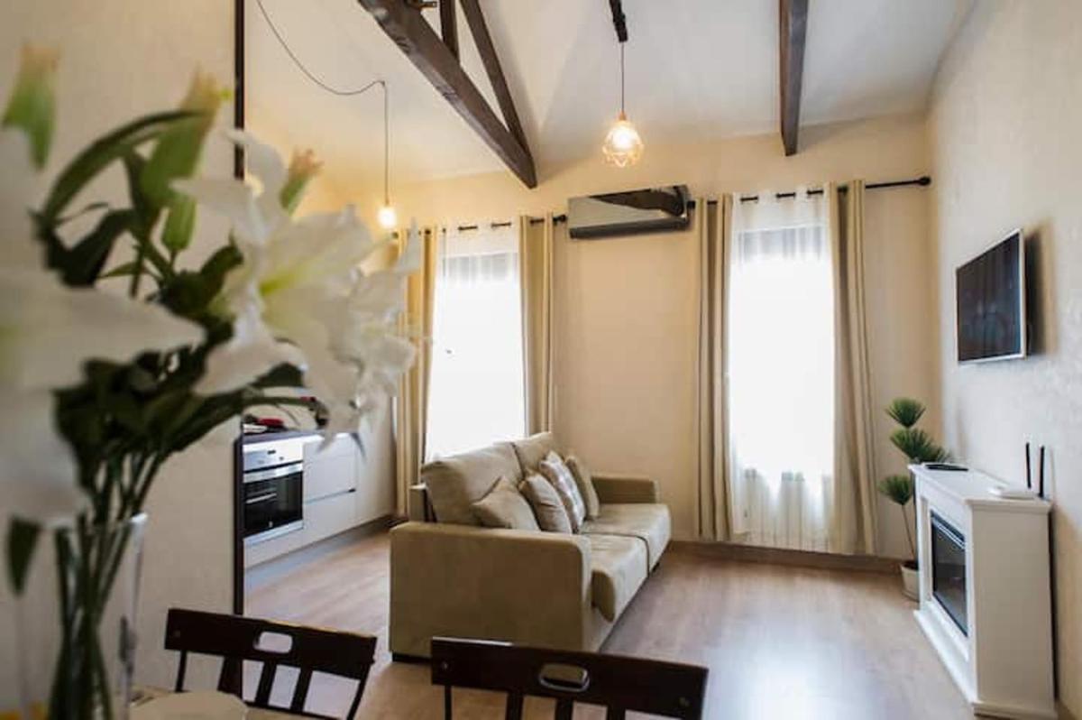 Suitetrails - PREMIUM APARTMENT LA LATINA 1.