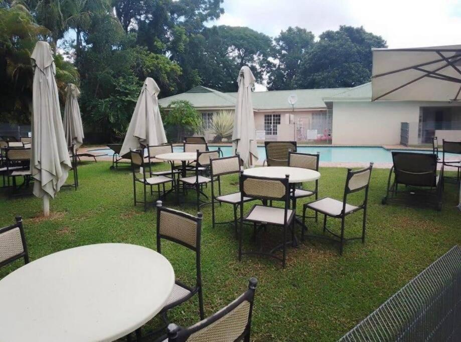 Lovely 1 Bedroom Unit With Amazing Pool - Housity
