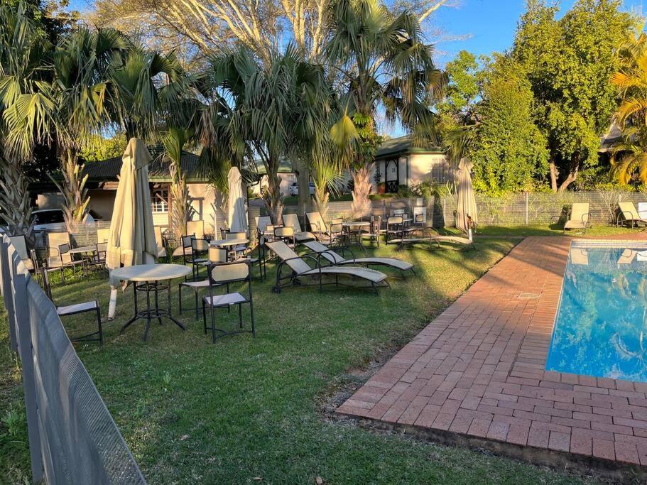 Lovely 1 Bedroom Unit With Amazing Pool - Housity