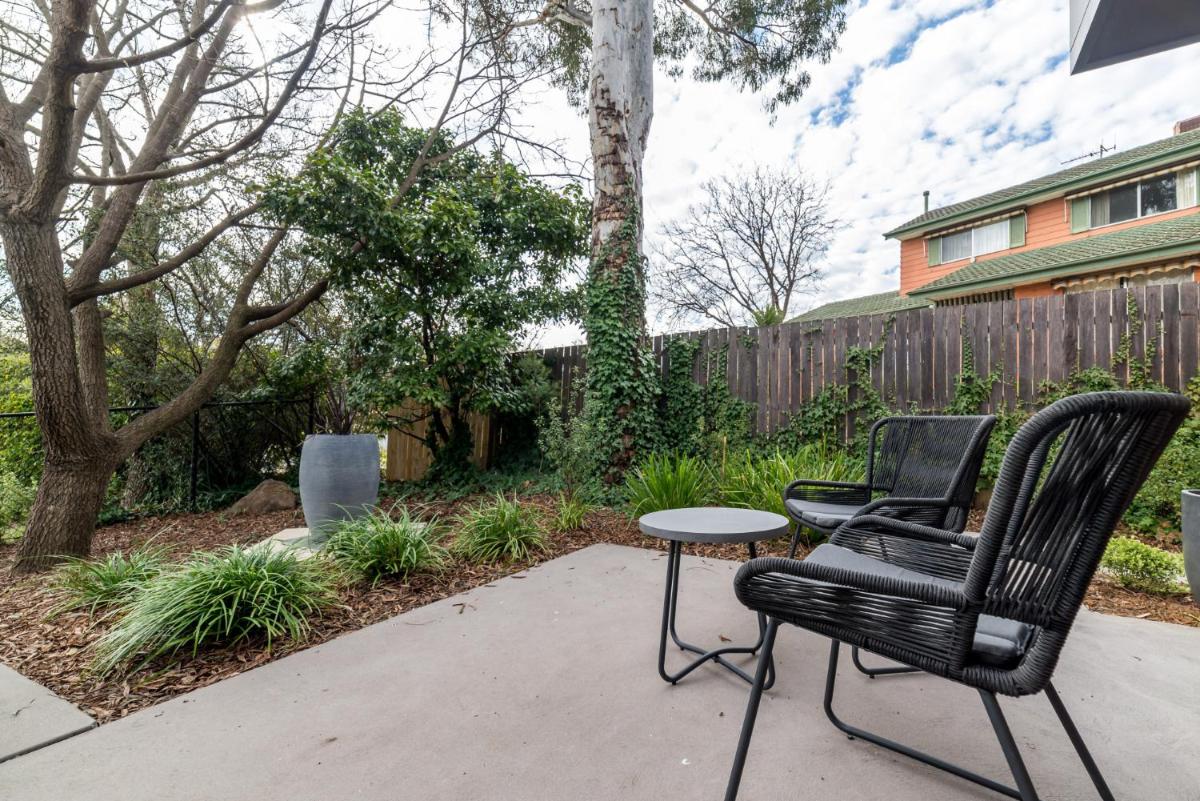 Townhouse in Cul-de-sac with Direct Street Access - Housity