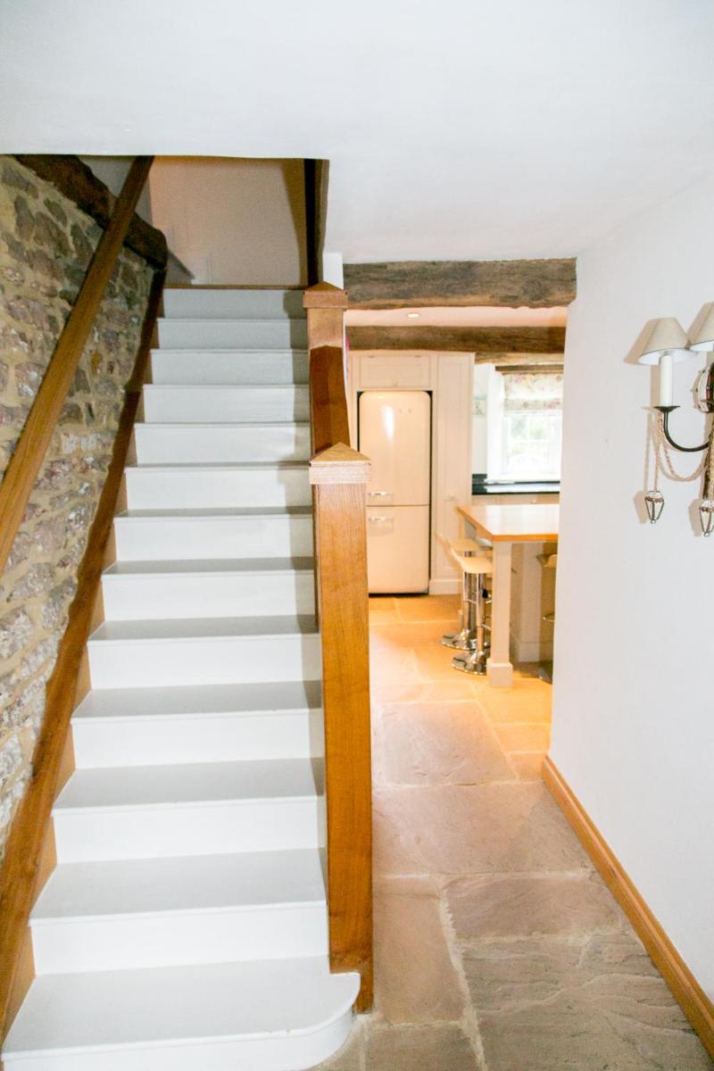 Charming country cottage with garden - Housity