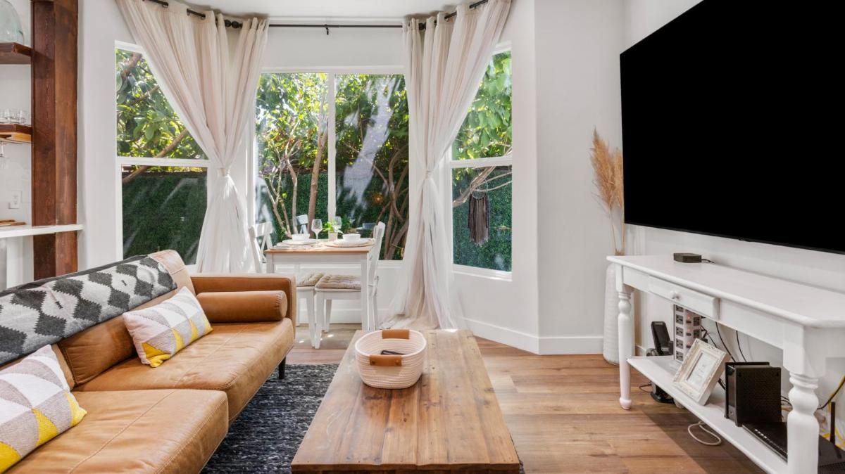 Newly Remodeled Beautiful 2BR Flat in Atwater Village - Hizvo