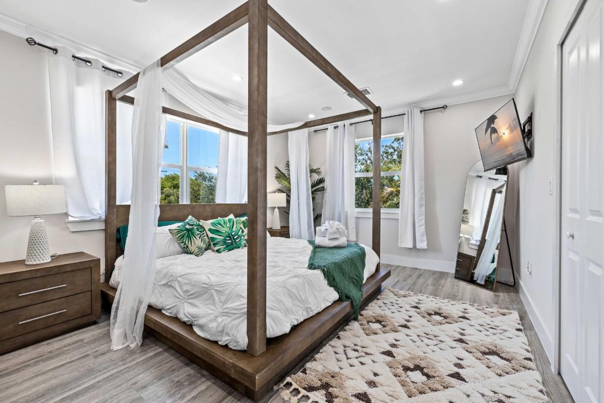 THE PALMS 3BR-Minutes to Beach, Scuba, Downtown, Airport - Housity