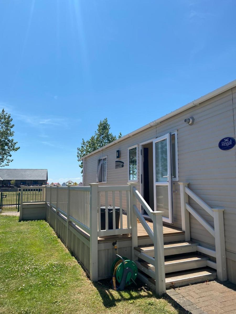 Caravan Seaview 42 - Housity