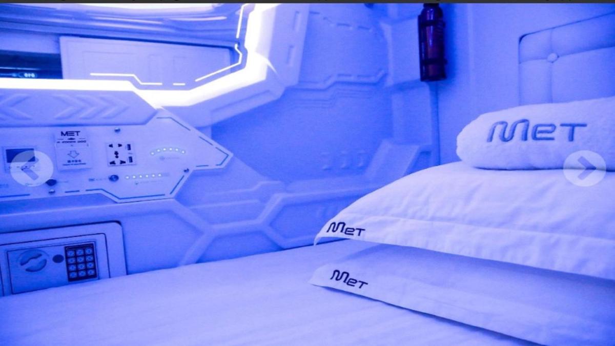 MET A Space Pod at Arab Street - Housity