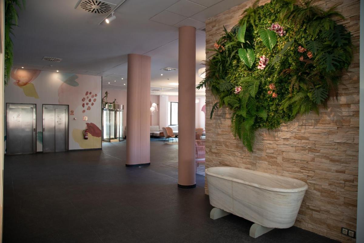 Imagen de la galería de Hotel Real Balneario Carlos III, en Trillo