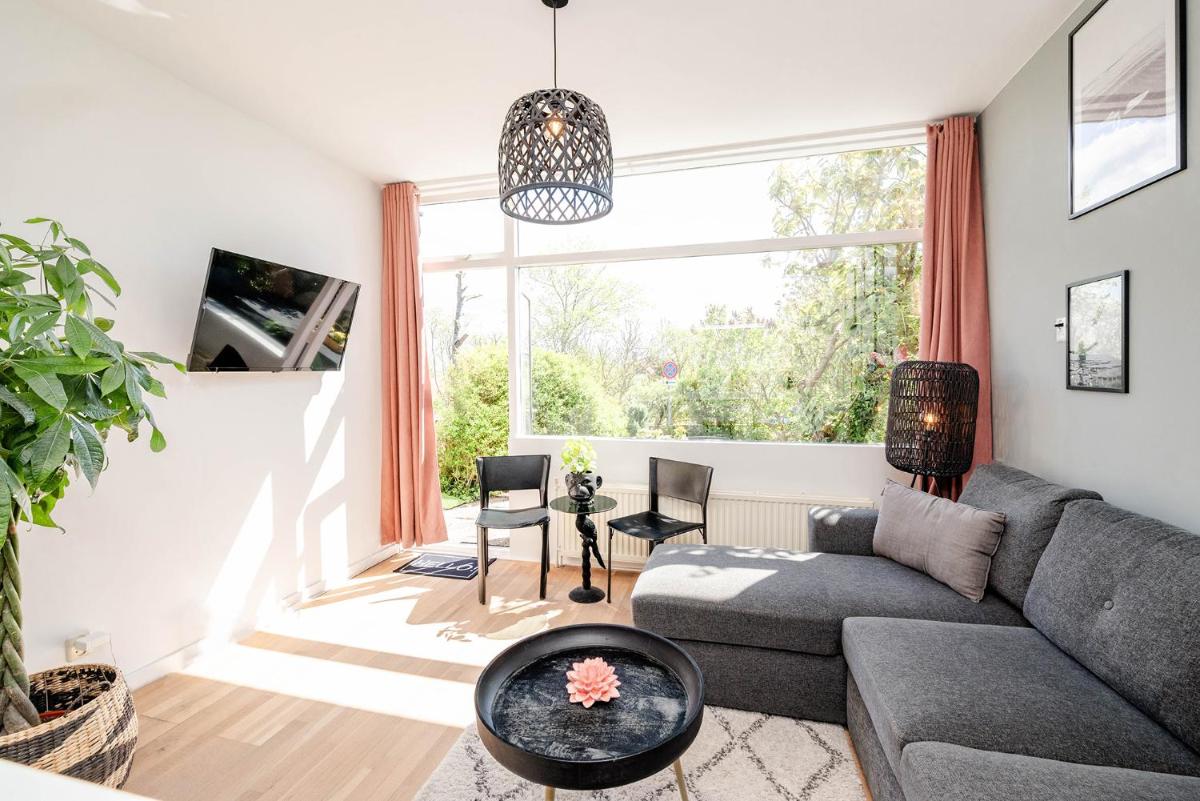 Amsterdam Beach Apartment 1, Private Garden - Housity