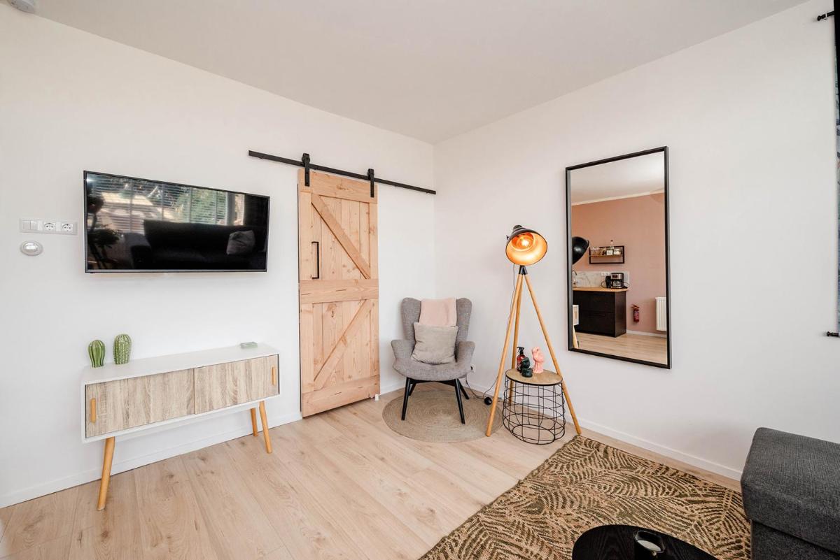 Amsterdam Beach Apartment 9, Private Garden - Housity