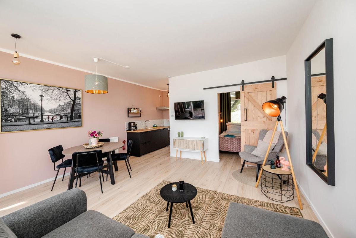 Amsterdam Beach Apartment 9, Private Garden - Housity