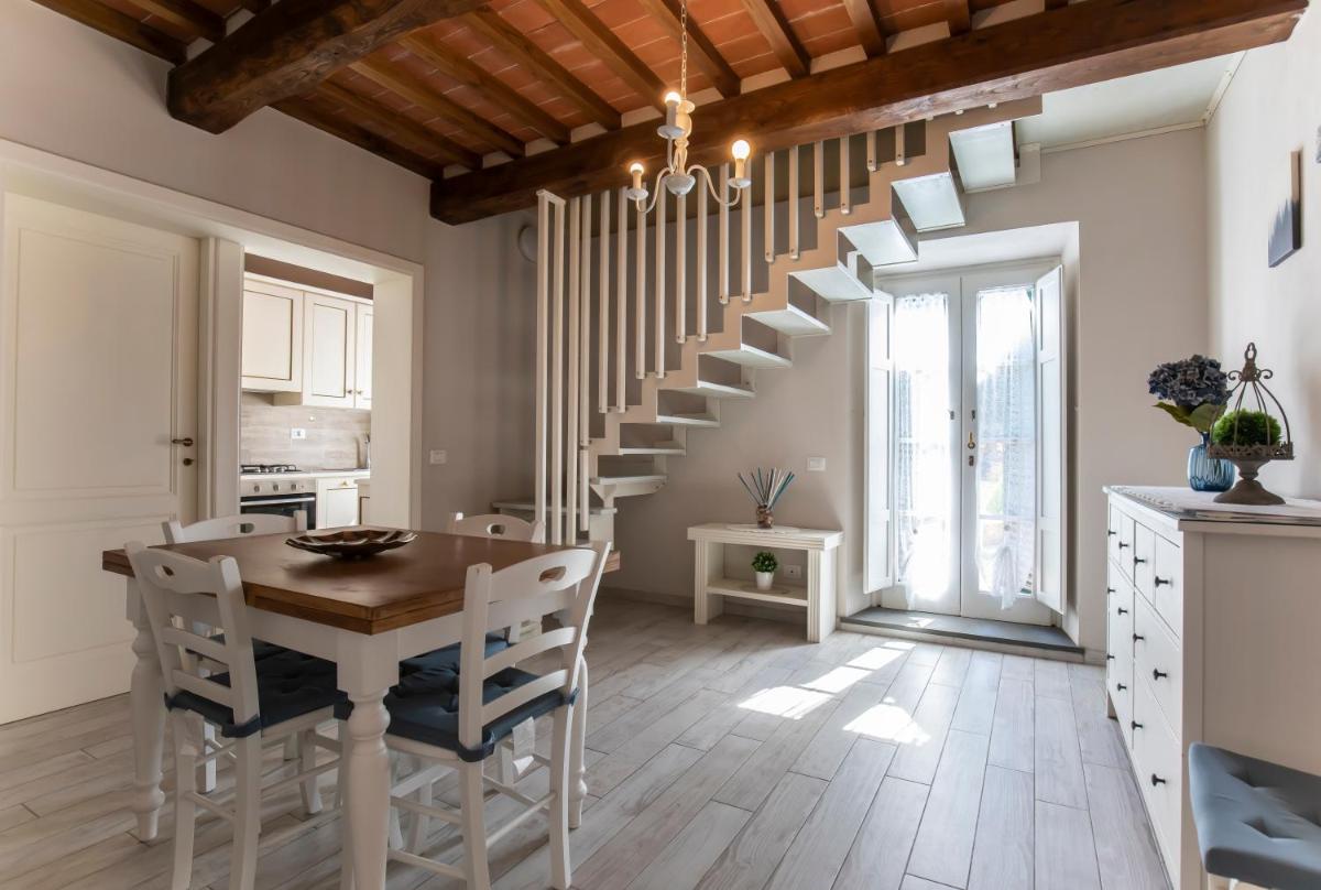 Garden Relays Villa Rosy - Housity