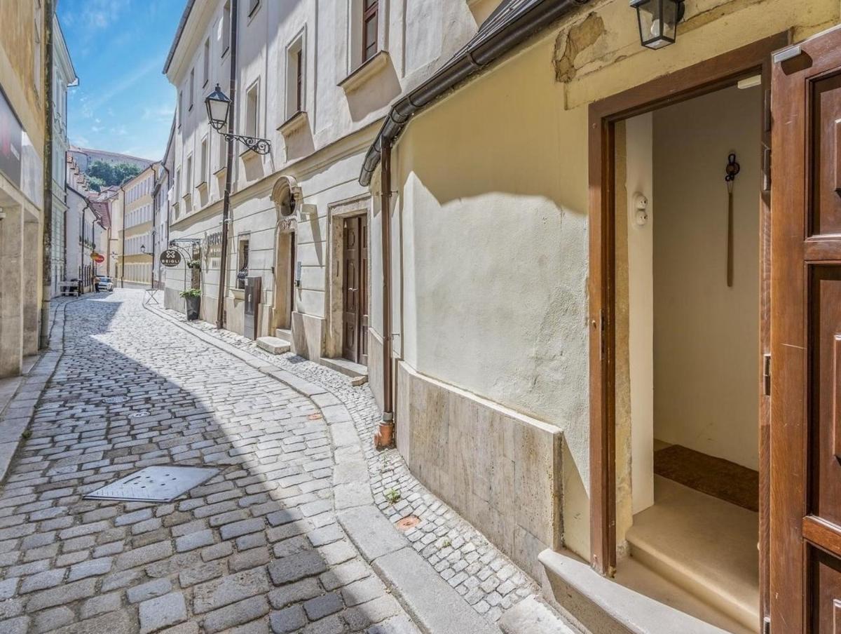 NEW Design & High Standard Apt from 16th Century in Old Town-FREE Parking - Housity