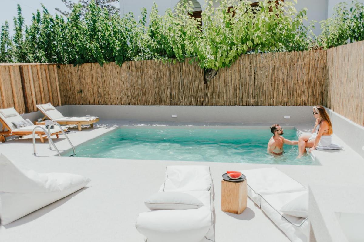 Kostantakis Pool house - Housity