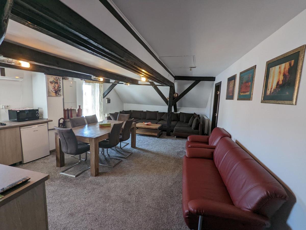 Cezar Apartment - Housity