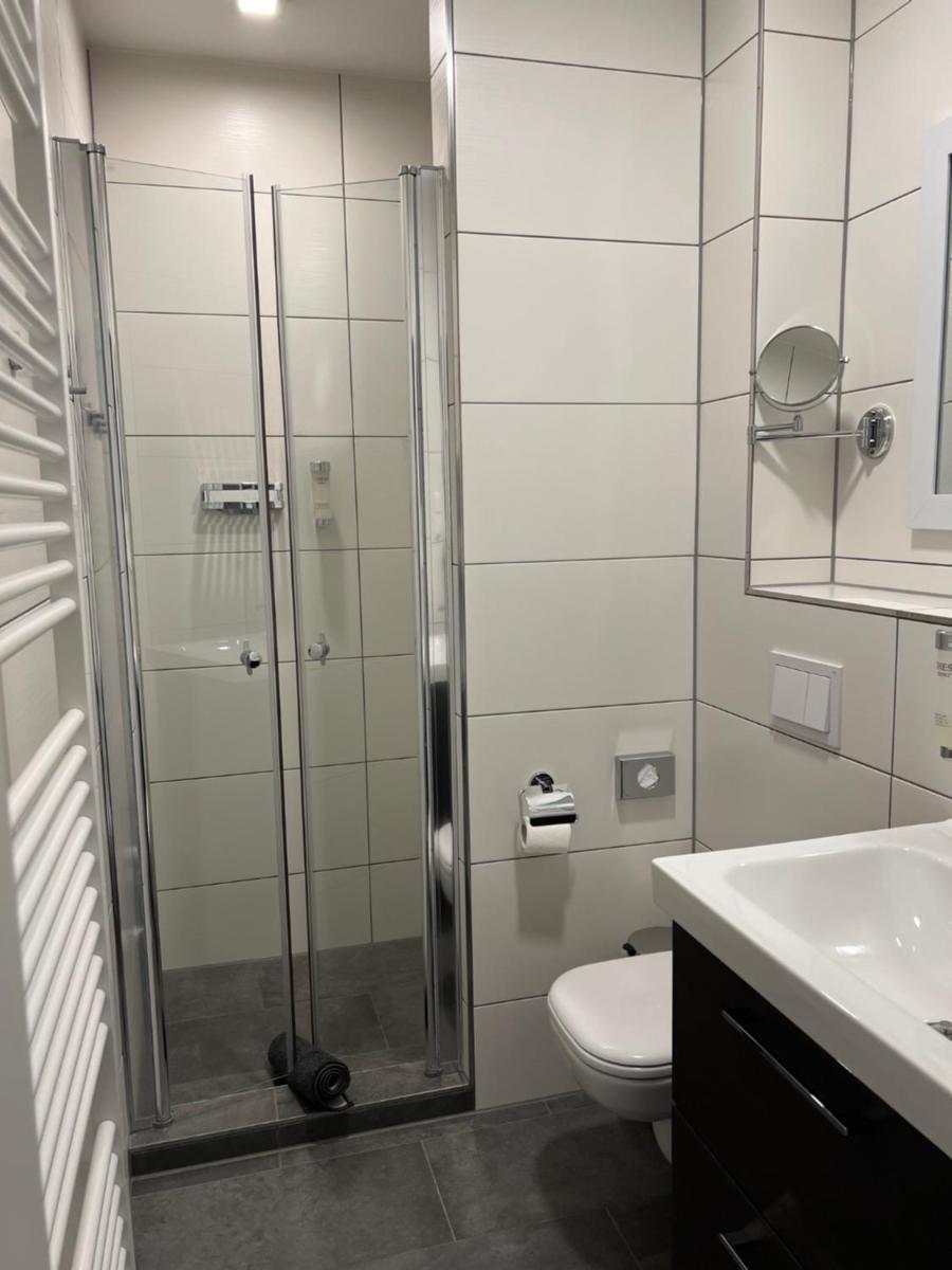 Garni Hotel Eastside - Housity