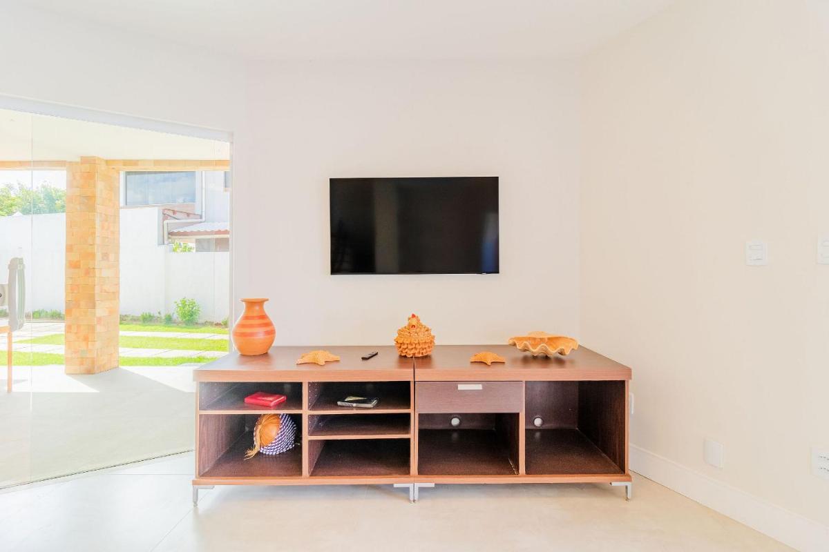 GB03 Maravilhosa Casa 5 Suítes a 200m da Praia - Housity