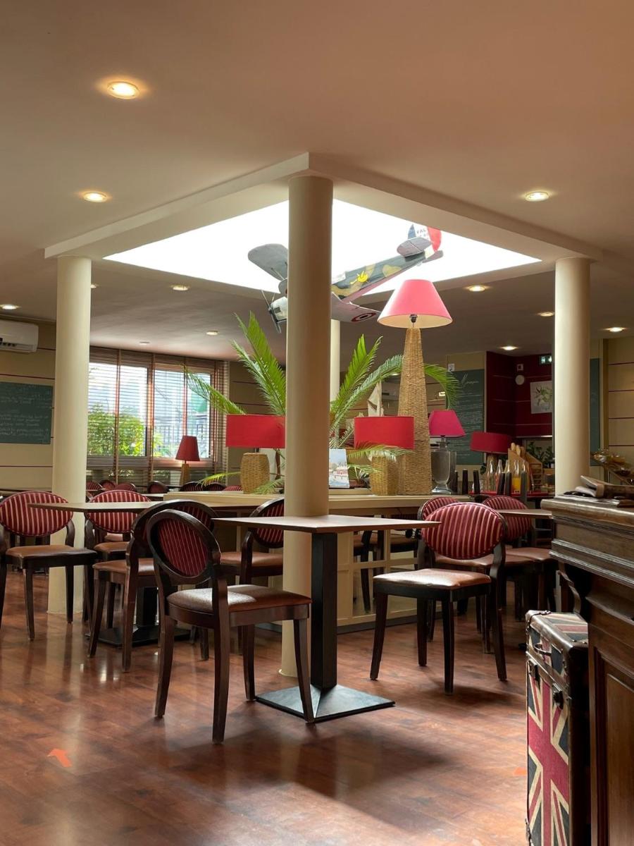 Logis Hôtel Restaurant LE MONARQUE 30 Parking Vélos - Housity