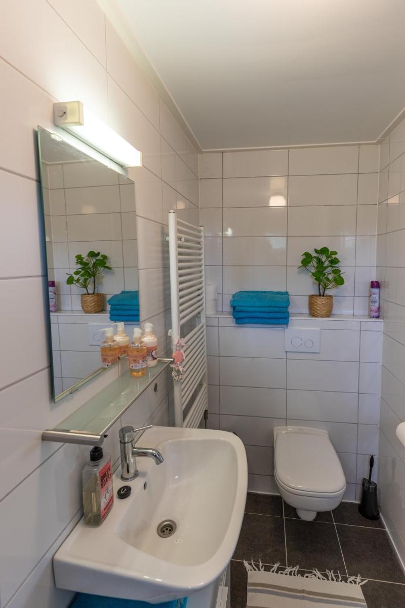 Appartement Bij ons in Wons is een vakantiewoning voor korte of lange vakantie of een nachtje weg - Housity