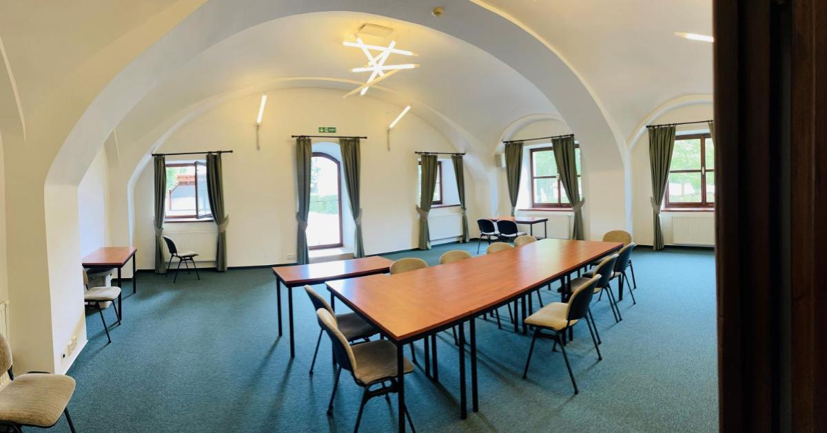 Depandance - vedlejší budova u Zámku Třešť - Housity