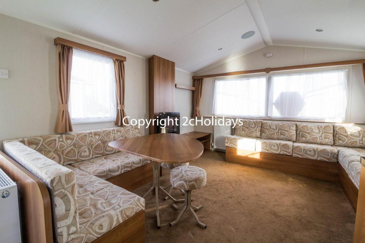 8 berth caravan for hire near Great Yarmouth at Broadland Sands ref 20268BS - Housity
