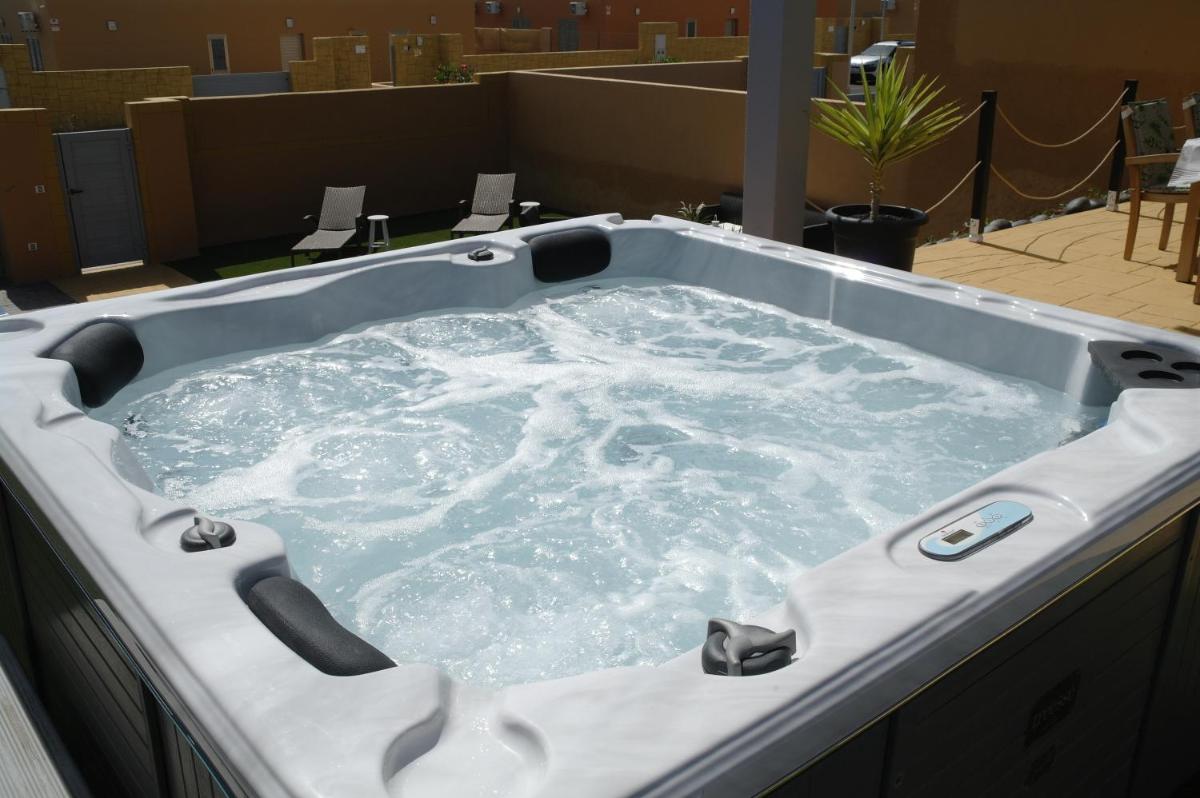 Casa Cecì @ Golf & Jacuzzi - Housity