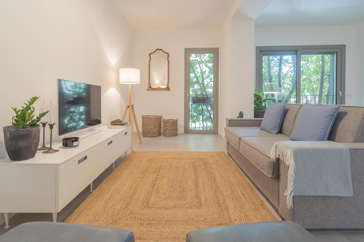 Ginepro & Salvia Apartments in Como by Rent All Como - Housity