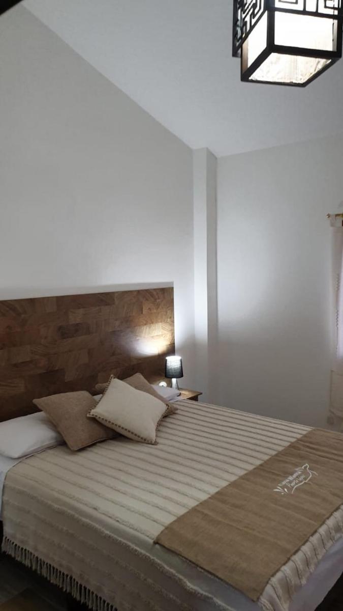 Casa Blanca Suites - Housity