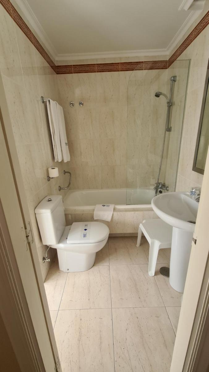 Un baño de Hotel Las Sirenas