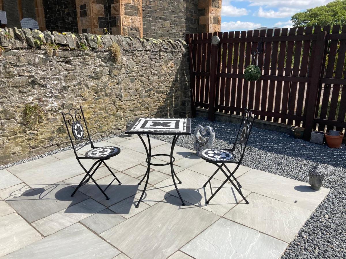 8A Tweed Cottage, just off the High St in Peebles - Housity