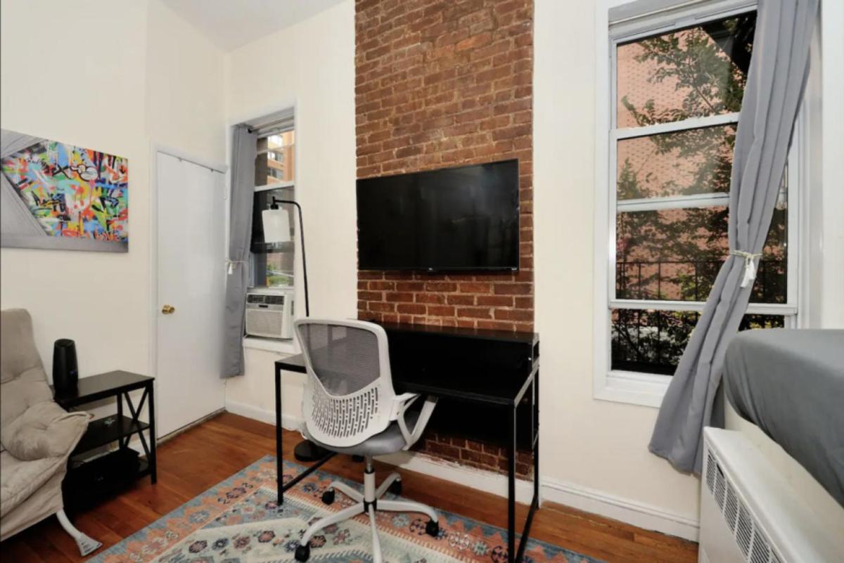 Exquisite Upper East Side Studio in Prime Location - Housity