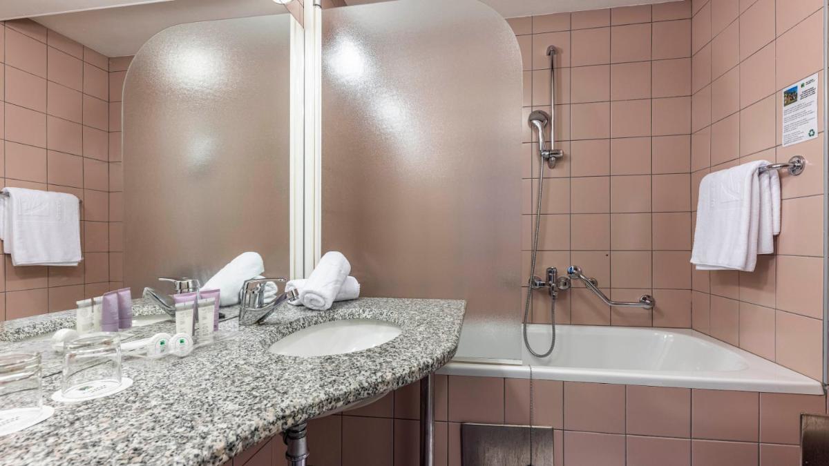 Hotel Jezero - Housity