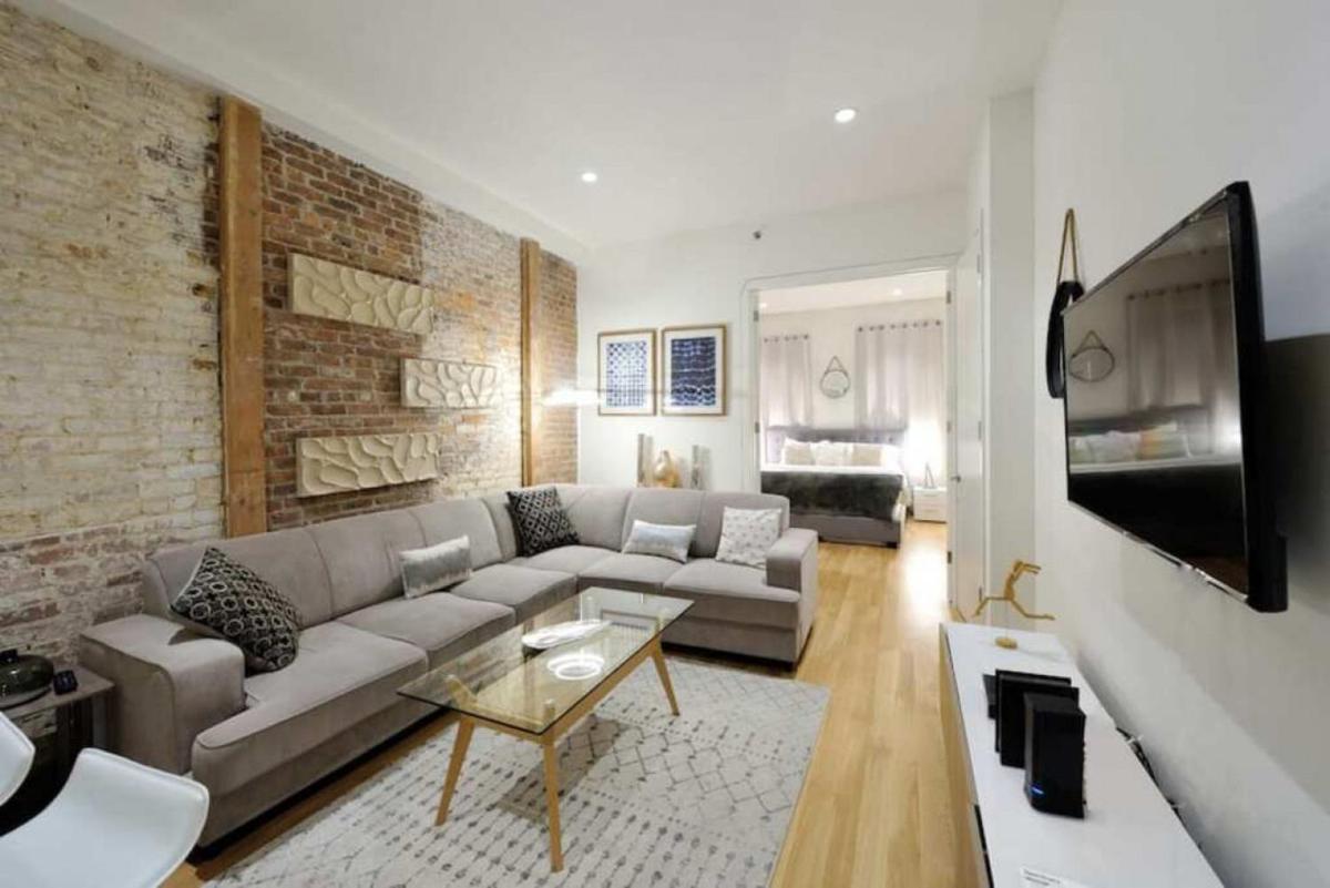 Quaint Fully Furnished 2BR Apartment Midtown West - Housity
