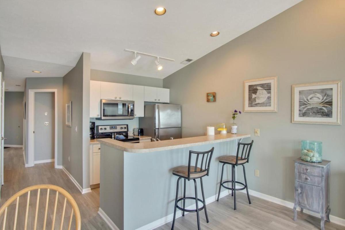 Beach Room 323 - Housity
