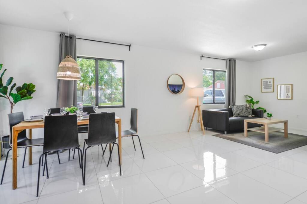 Awesome Duplex 3 Bedrooms 2 bathrooms - Housity