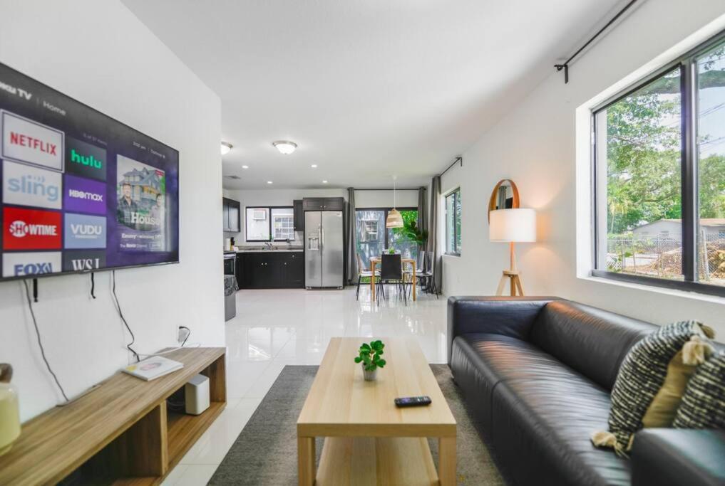 Awesome Duplex 3 Bedrooms 2 bathrooms - Housity