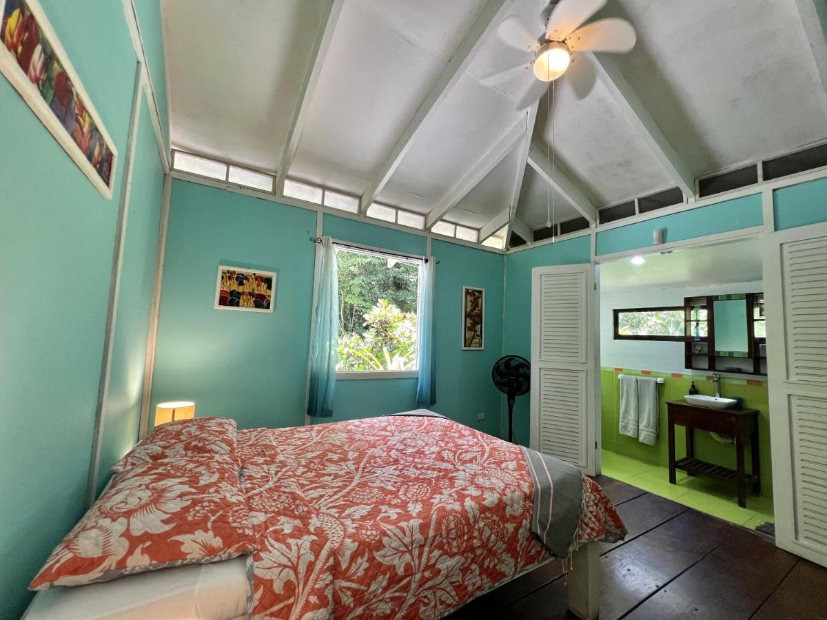 Lovely Casa Cucula Pool House with FiberOp - Housity