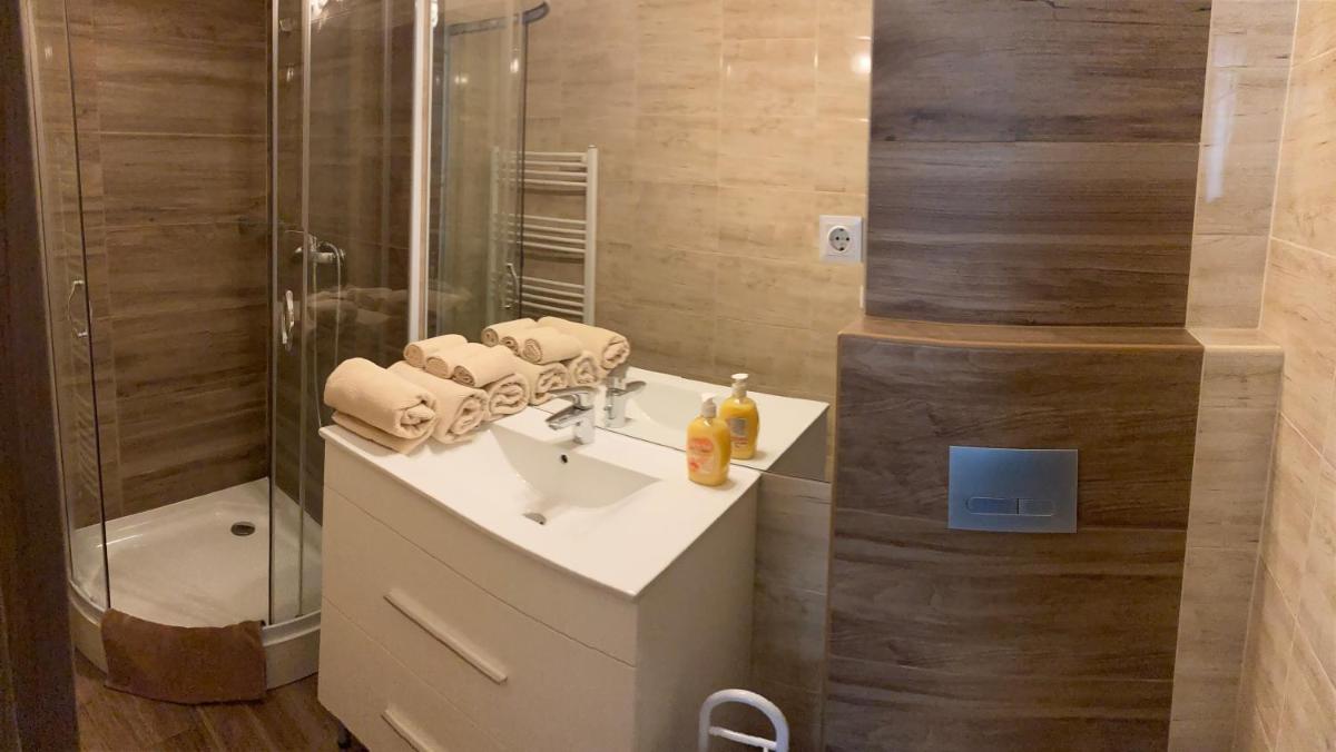 Fig Tree House - Housity