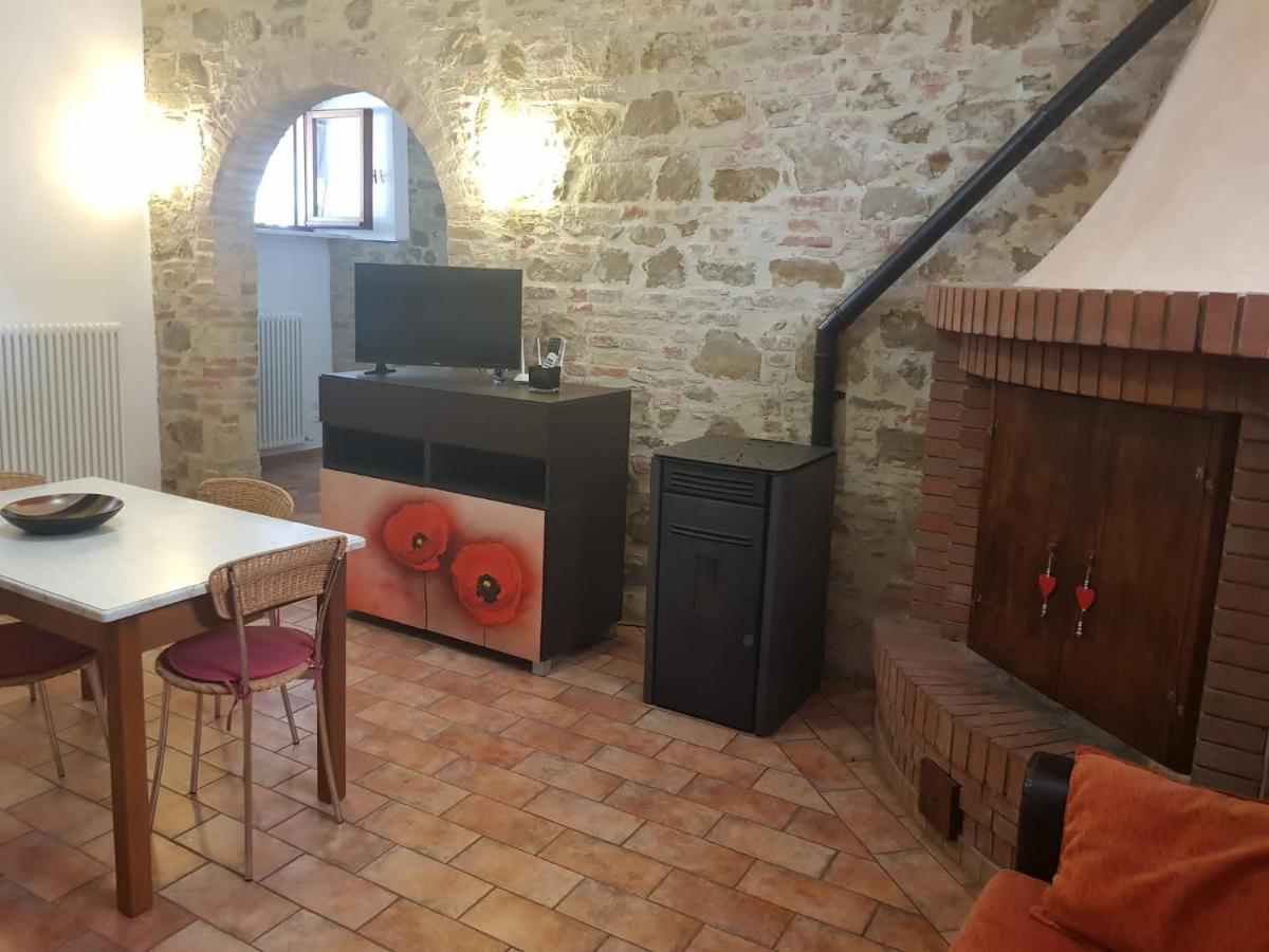 Casale in collina vista Assisi,Brufa di Torgiano - Housity