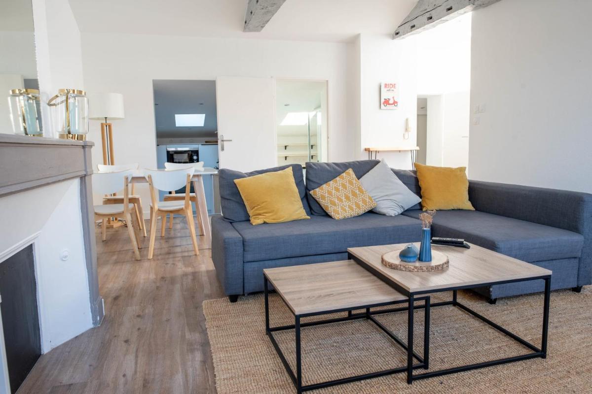 Charming Cocoon For 2 In Bordeaux! - Housity