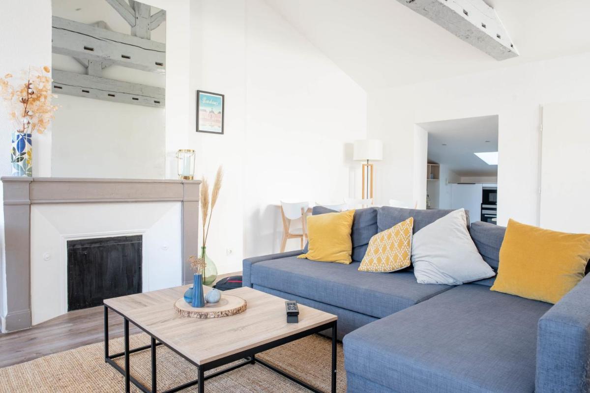 Charming Cocoon For 2 In Bordeaux! - Housity