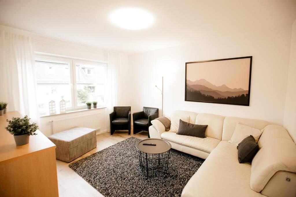 bonquartier - HOUSE - GARDEN - FOREST - TOP ROAD CONNECTION - Housity