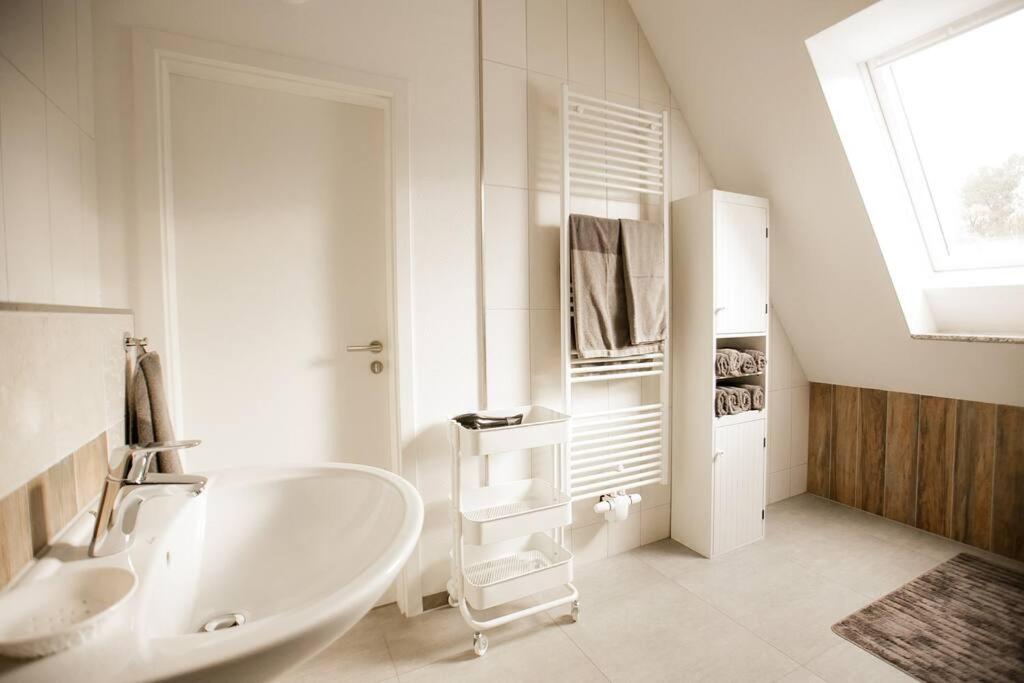 bonquartier - HOUSE - GARDEN - FOREST - TOP ROAD CONNECTION - Housity