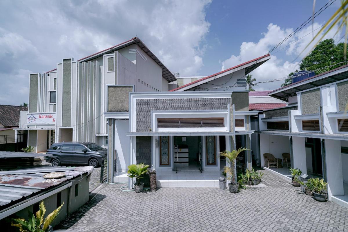 Suitetrails - Urbanview Hotel Syariah Ratu Kuring Gisting by RedDoorz