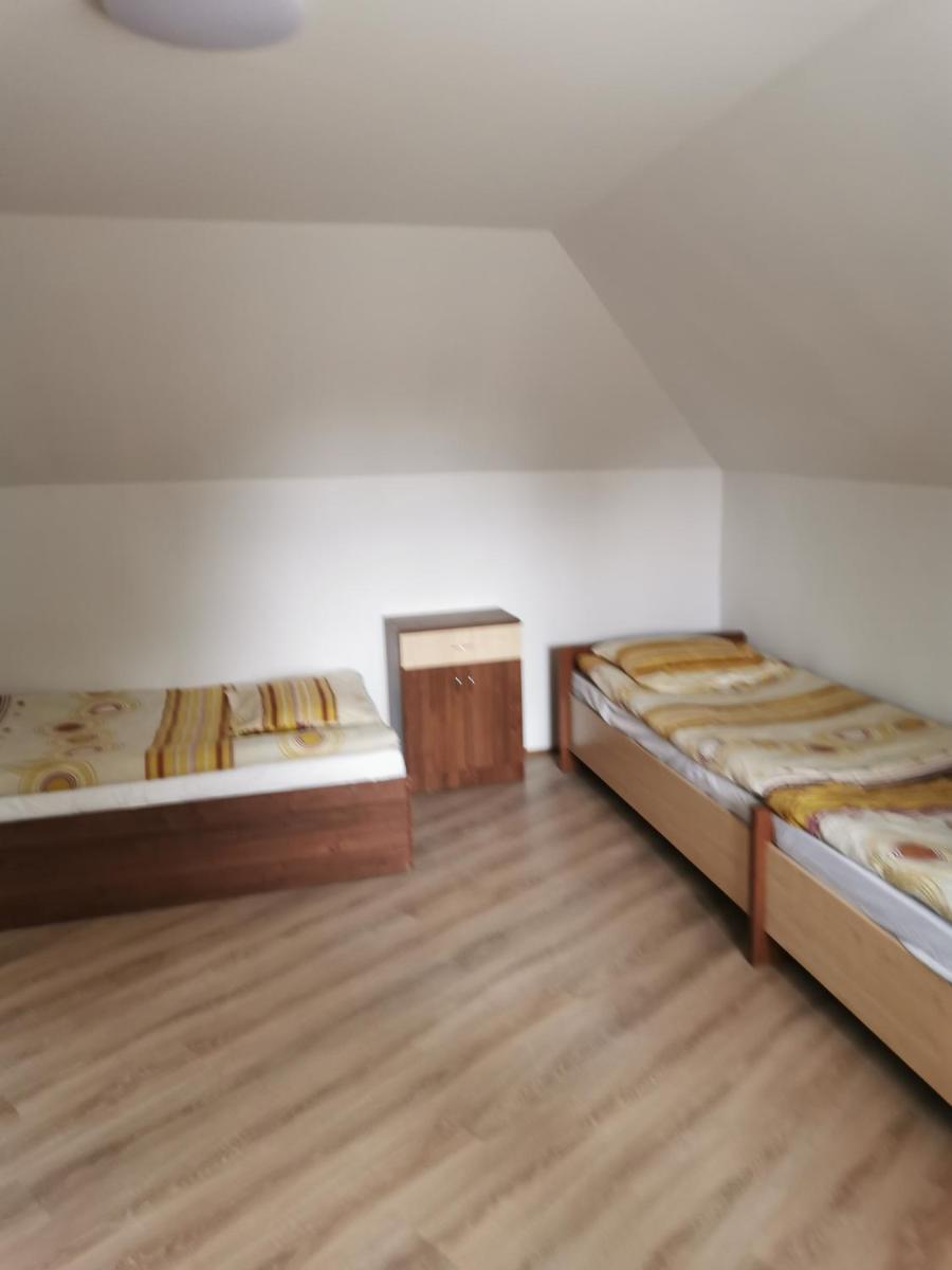 Noclegi Piotrków Tryb - Housity