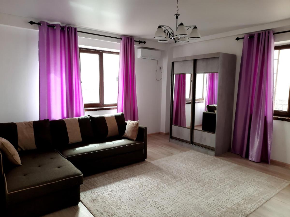 Diplomat 3 - Housity