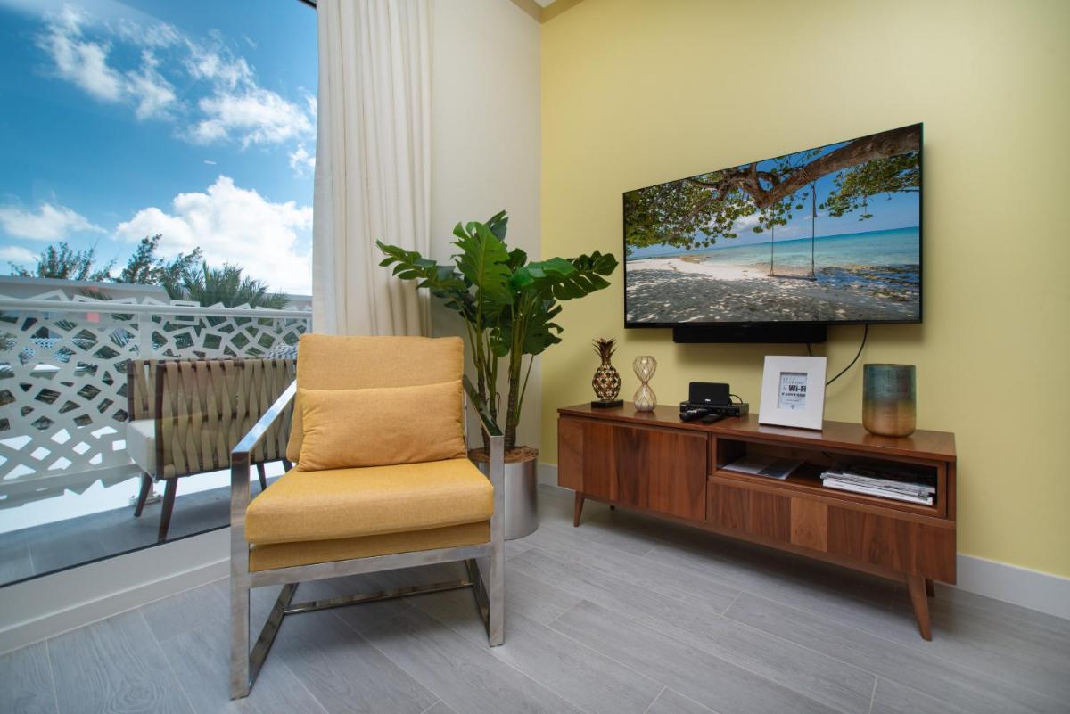 Luxury 1 bed apartment near Seven Mile Beach at The Grove - Villa Pina Colada - Housity