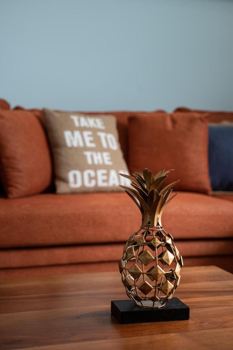 Luxury 1 bed apartment near Seven Mile Beach at The Grove - Villa Island Life - Housity