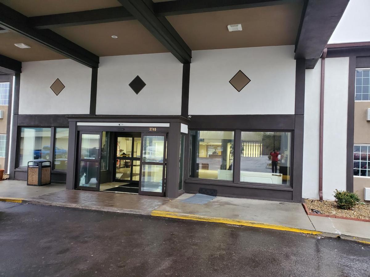 Royal Inn Hotel - Housity