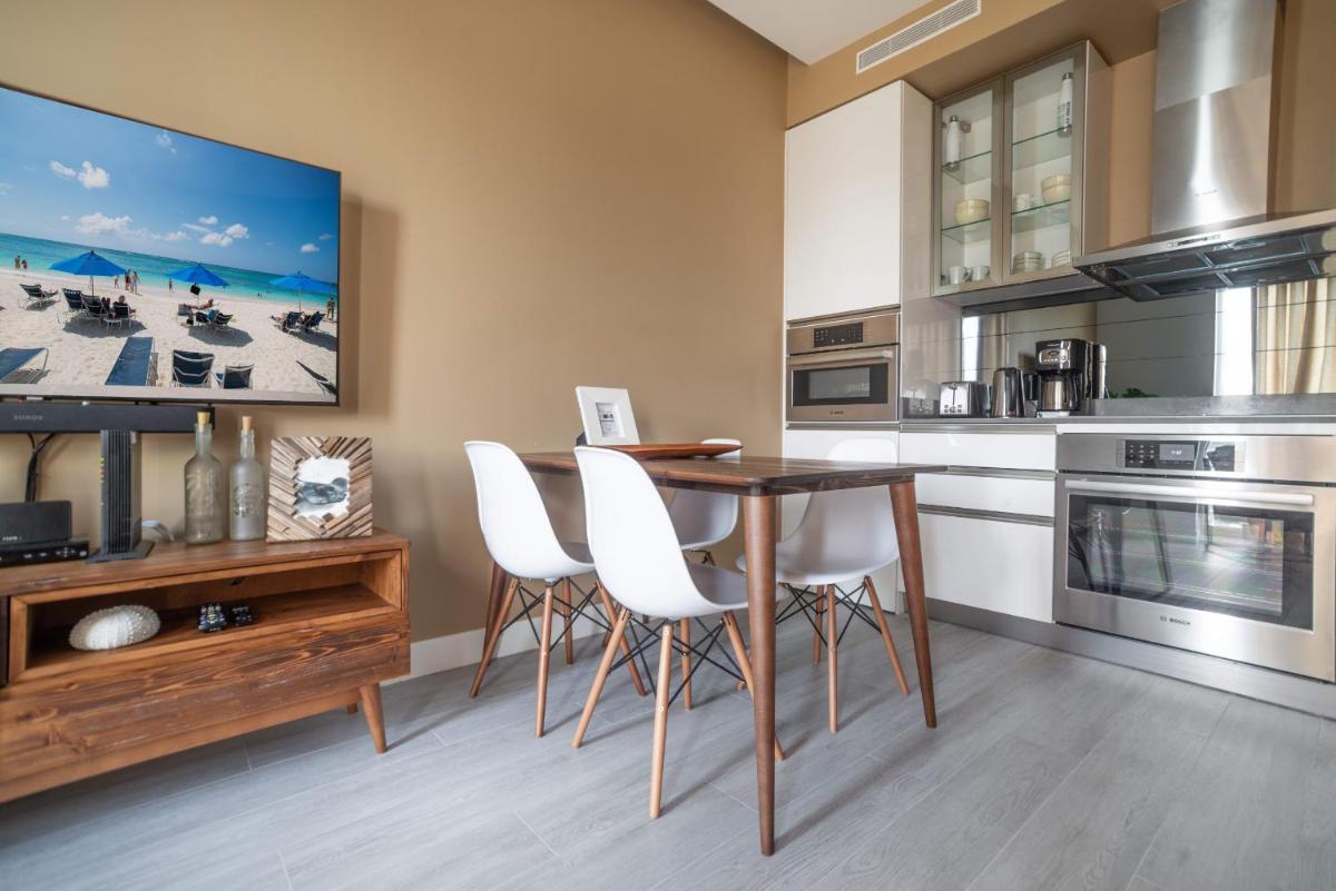 Luxury 1 bed apartment near Seven Mile Beach at The Grove - Villa Nature Bliss - Housity